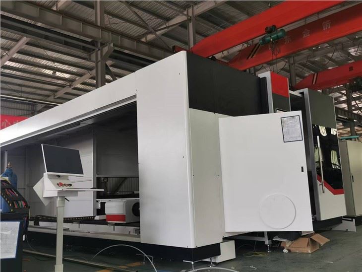 3000x1500mm Combined Tube & Plate Fiber Laser Cutting Machine