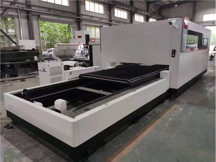 Full Protective Cover Double Exchange Work Table Metal Sheet Fiber Laser Cutting Machine Full Protective Cover Double Exchange Work Table Metal Sheet Fiber Laser Cutting Machine
